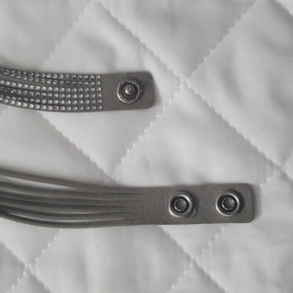 Swarovski suede wrap bracelet - Picture 4 of 4